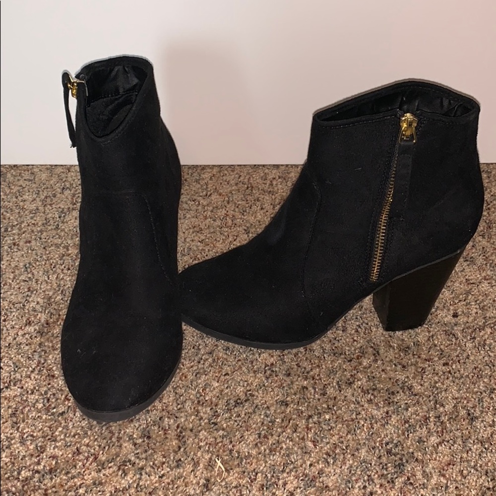 Black booties NWOT